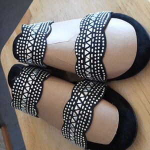 Stunning Size 12M Jeweled Black Sandals V105